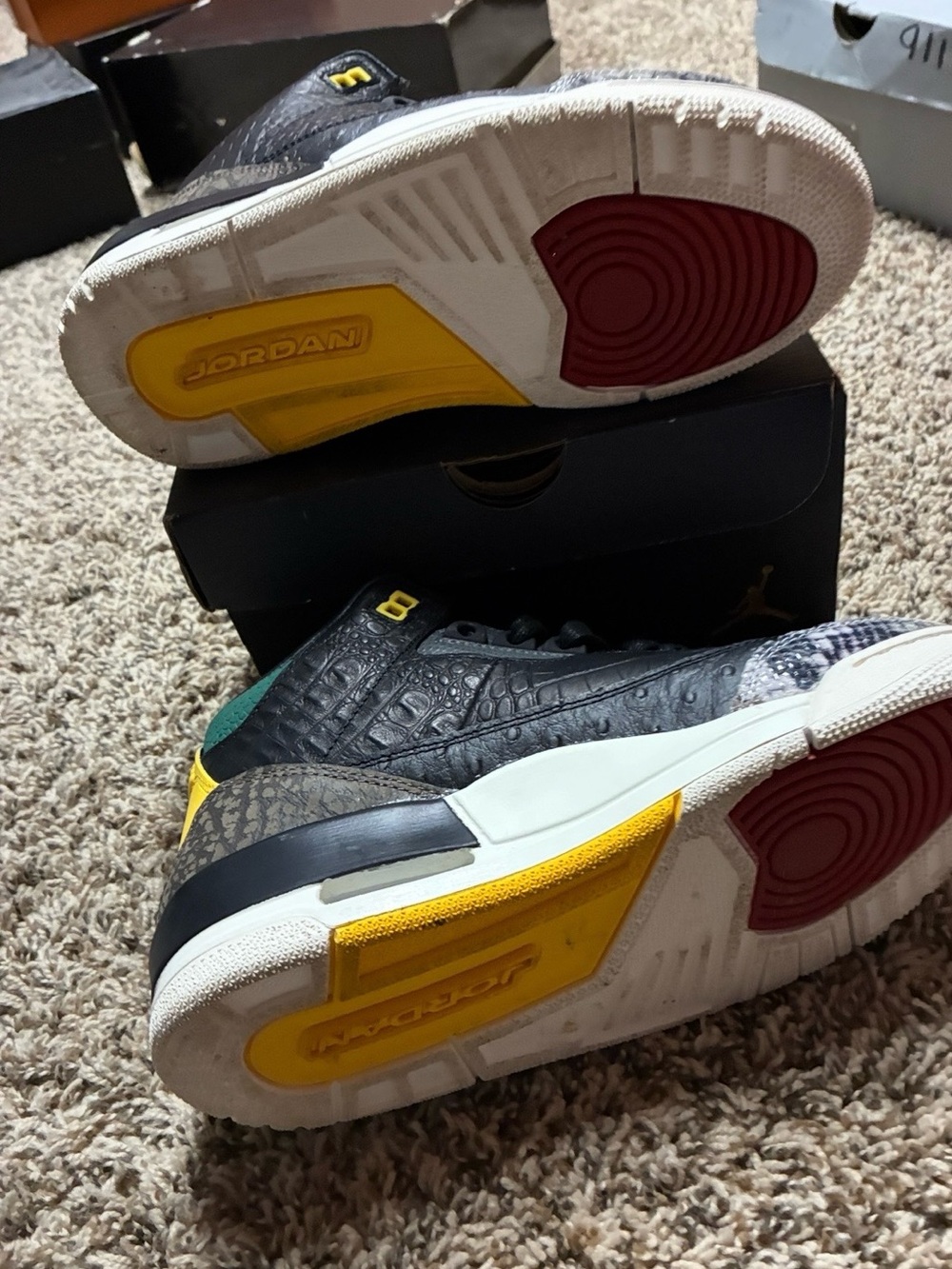 Boys 5.5 in size air Jordan retro - Picture 8 of 14
